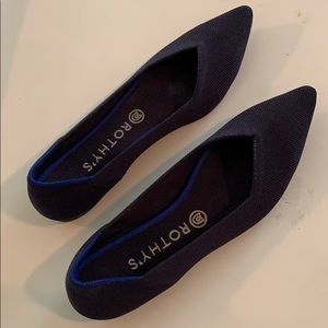 Rothy’s Pointed maritime flat (navy blue) size 10